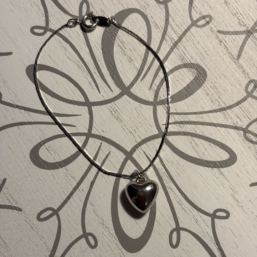 Silver Heart Pendant Bracelet
